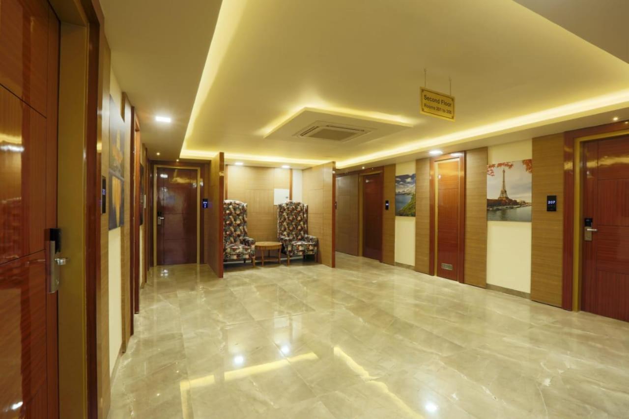 Hotel Omega - Gurgaon Central Zewnętrze zdjęcie